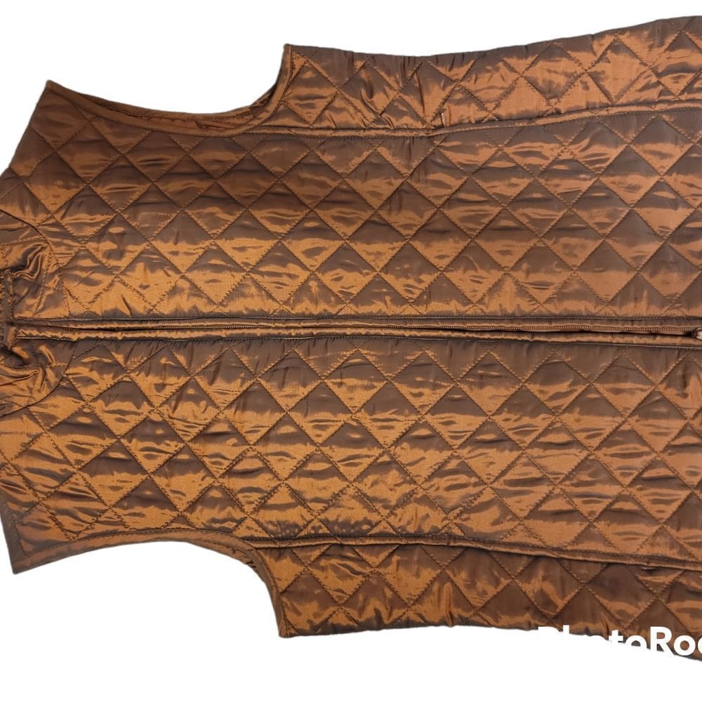 (R)elativity Quilted Vest - Picture 3 of 4